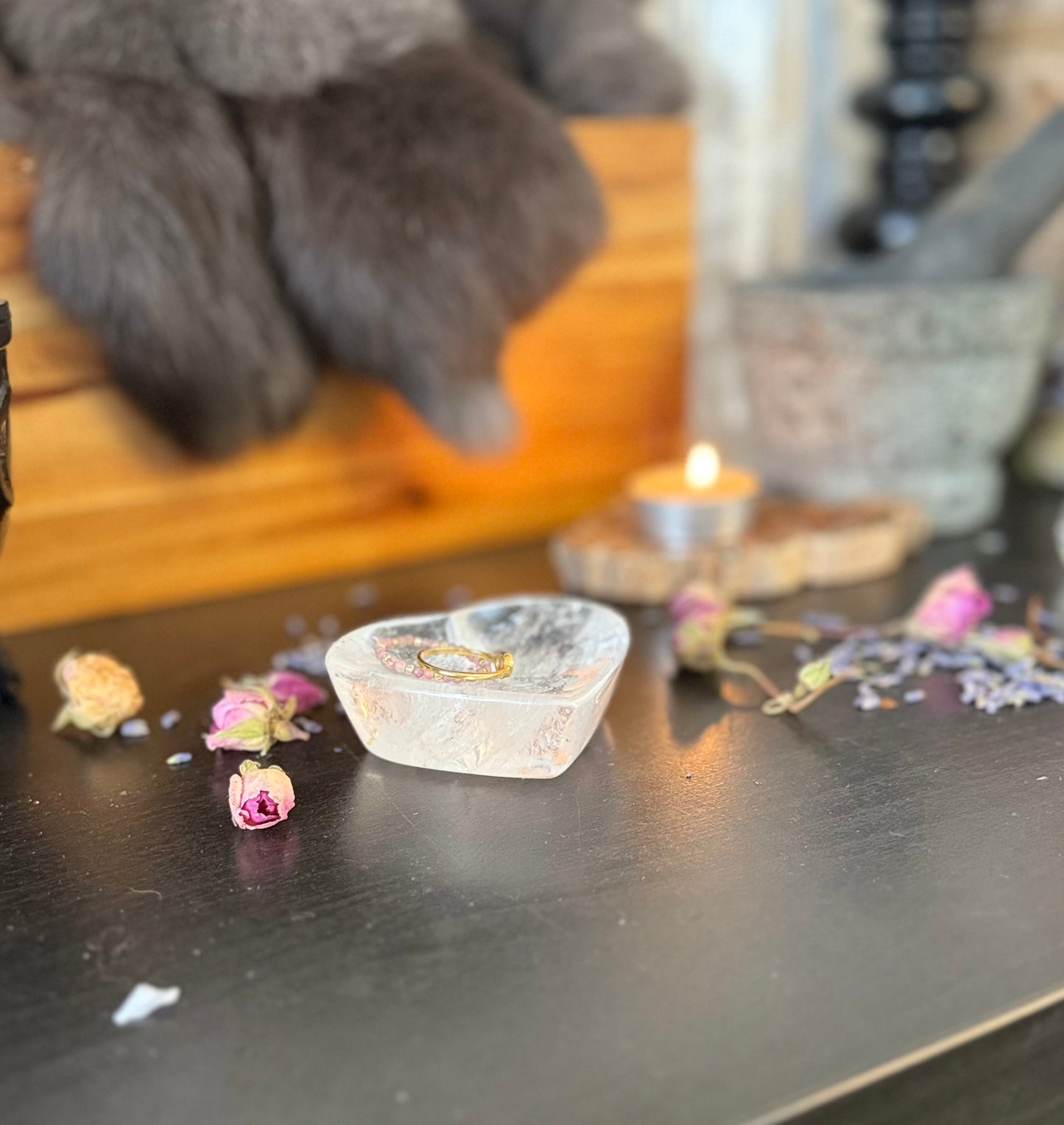 Clear Quartz Heart Bowl / 1