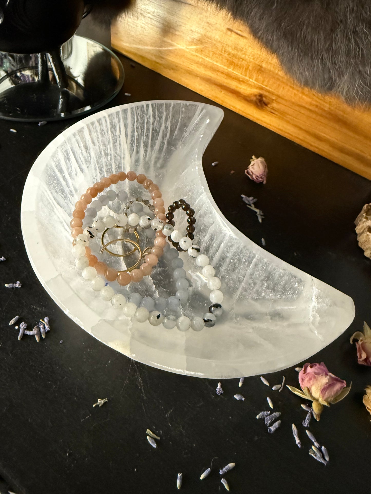Selenite Moon Bowl / Large