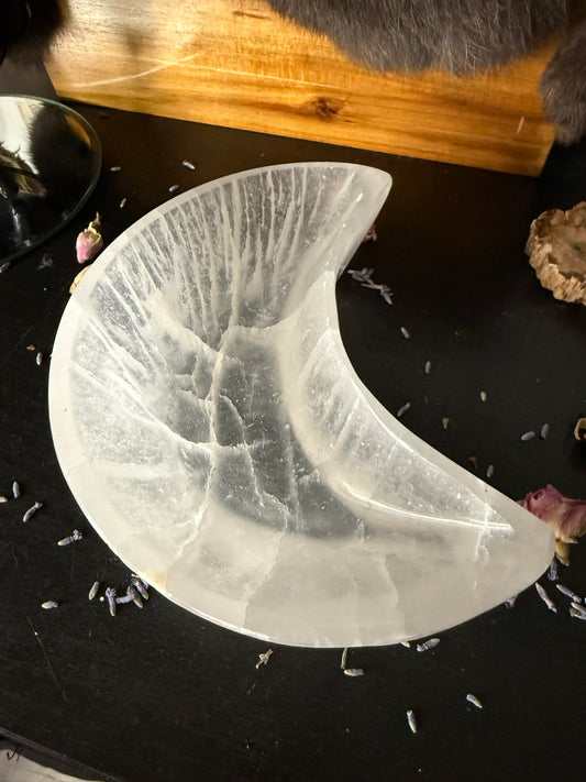 Selenite Moon Bowl / Large