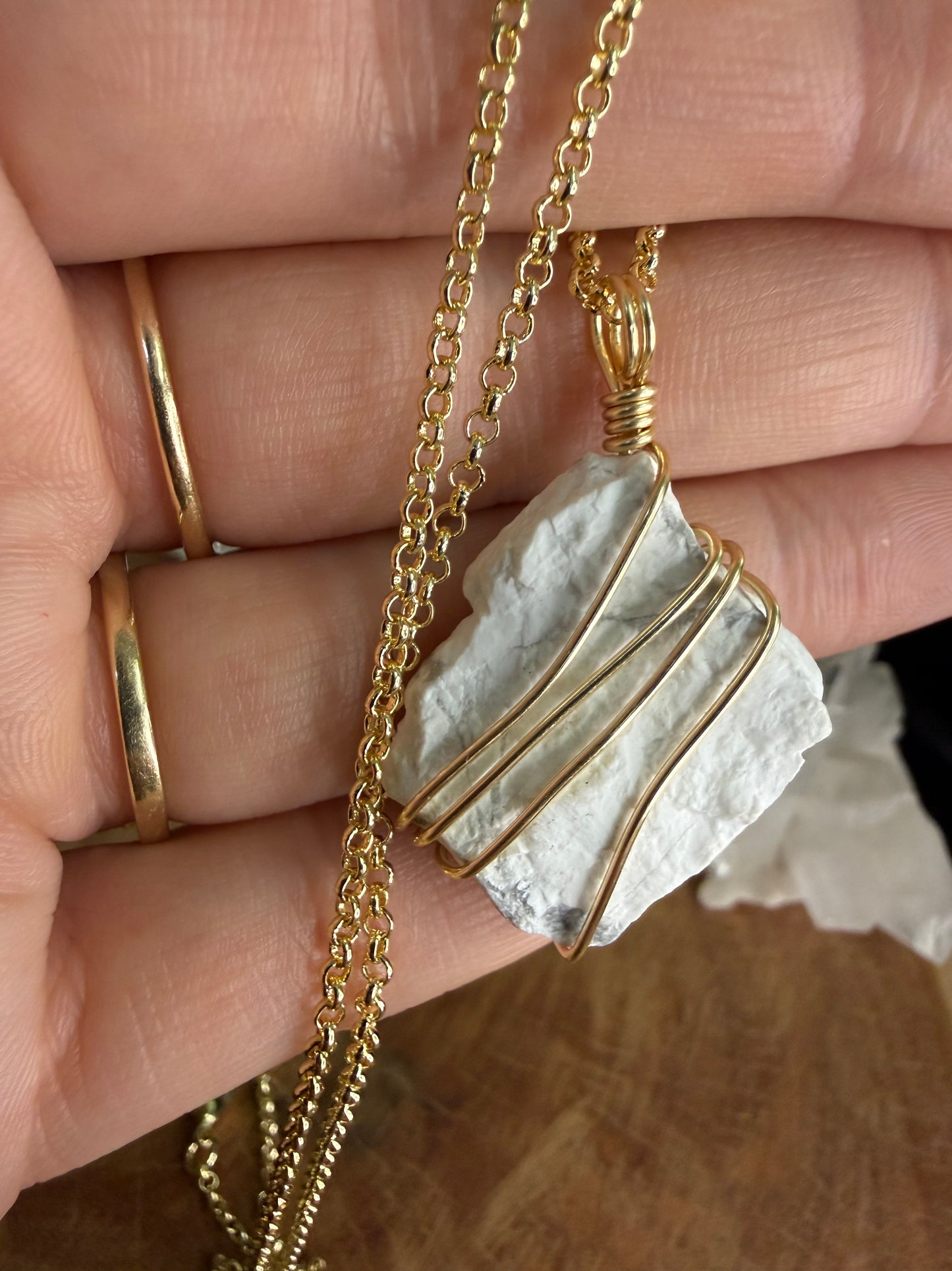Howlite - Gold